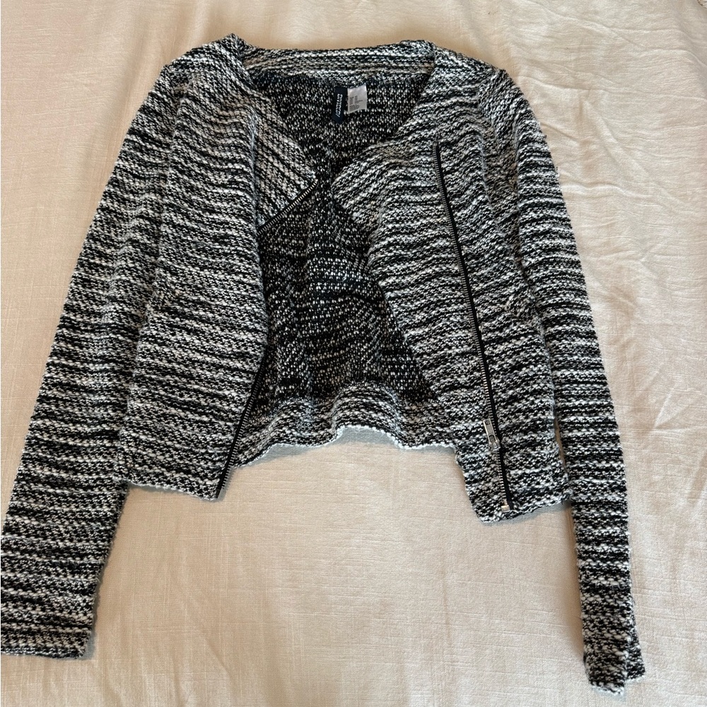H&M DIVIDED Black and White Knit Cardigan style blazer size XS
